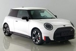 «Горячий» электрохэтч Mini Cooper JCW E рассекретили в Китае до официальной презентации